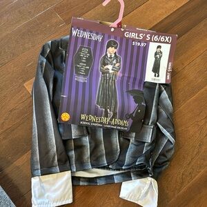 Halloween costume Addams family Wednesday